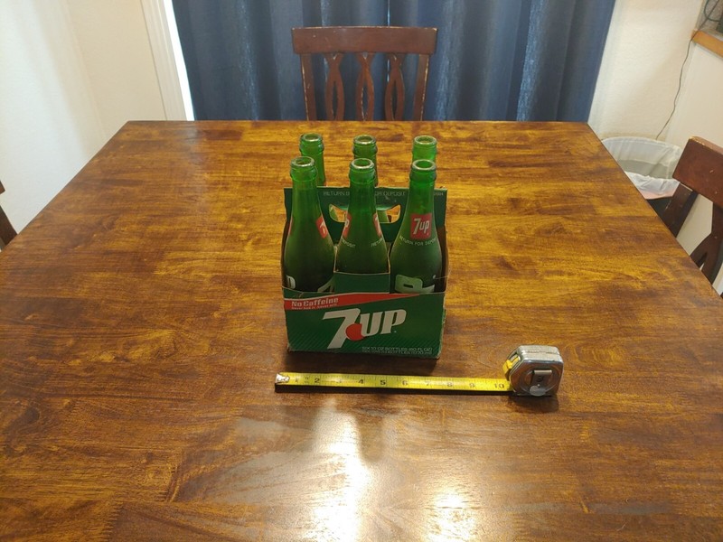 Vintage 7Up Bottles Wit A Carry Holder 1984