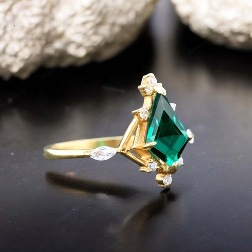 925 Sterling Silver 9x7 mm Kite Shape Natural Emerald Ring Yellow Gold Plated - Picture 3 of 7