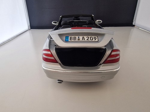 1:18 KYOSHO MERCEDES CLK 500 CABRIO A209 PLATEADO METÁLICO - Imagen 8 de 13