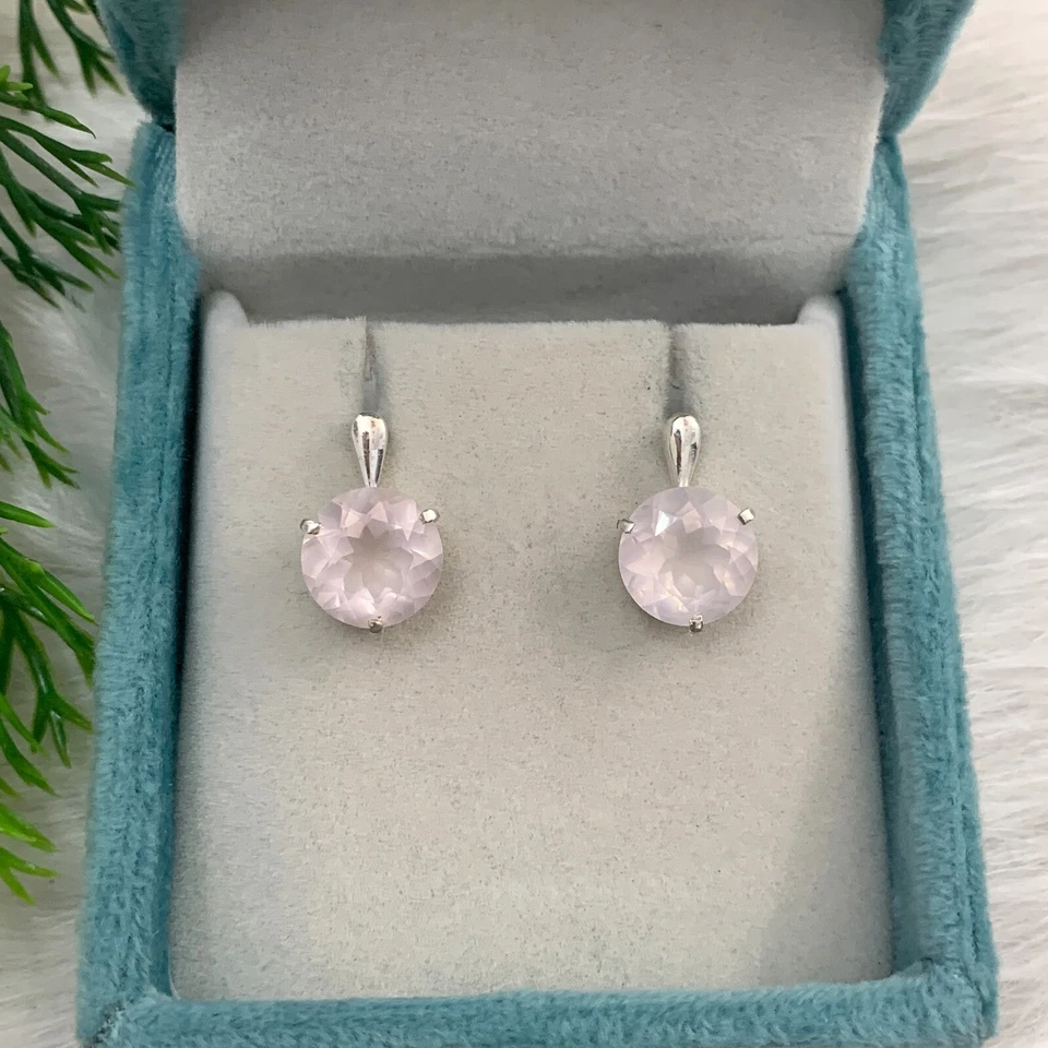 Pendiente redondo de cuarzo rosa delicado colgante con piedra de nacimiento de febrero Foto 2 de 3