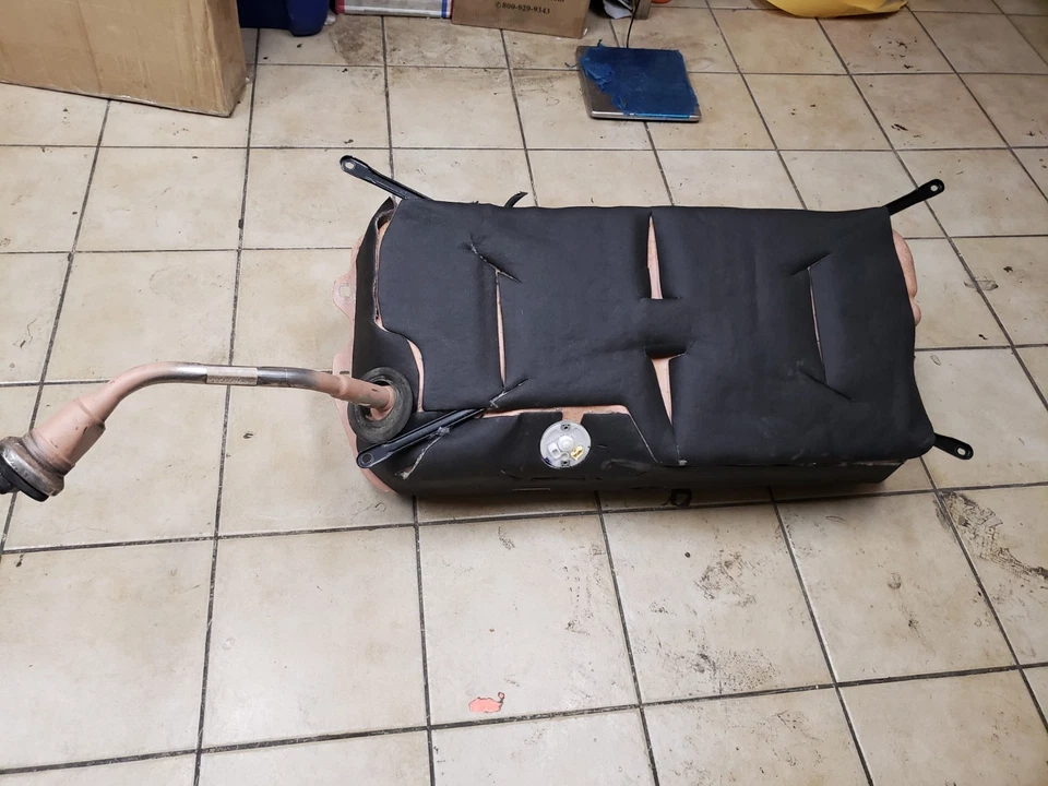 Mercedes-Benz W220 S430 S500 2003 2004 2005 2006 tanque de gasolina  Foto 4 de 4