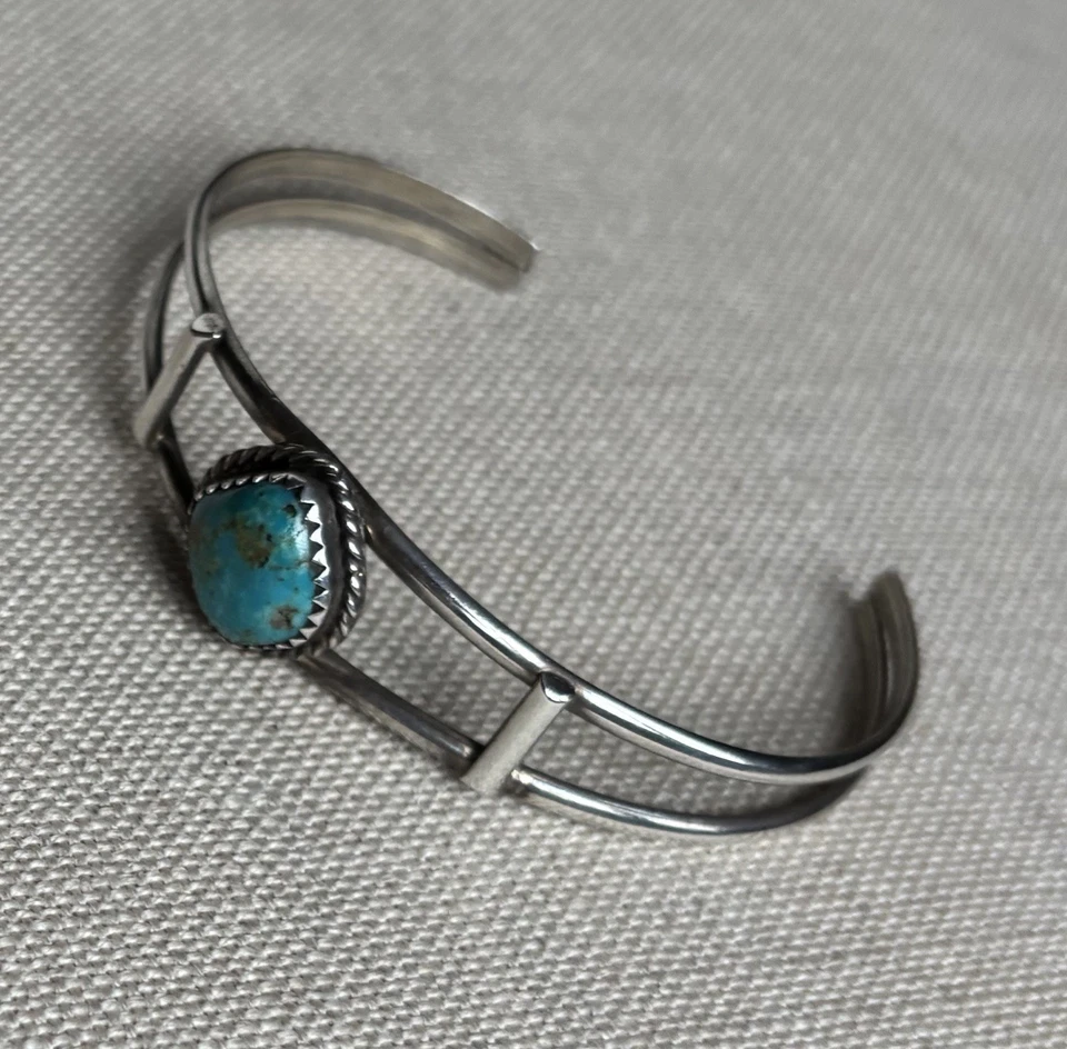 Vintage - Silver & Turquoise Cable Open Space Cuff Bracelet - Native American - Image 4 of 4