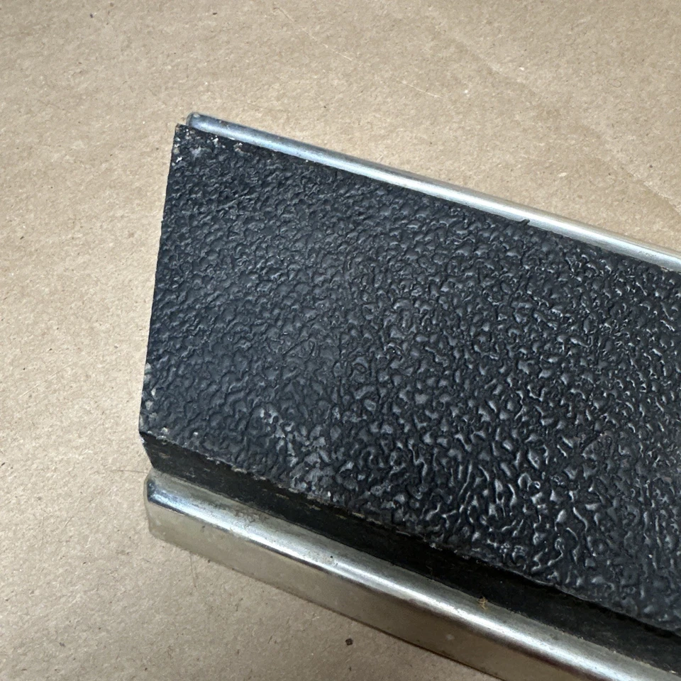 1981-1993 Dodge Ram Truck D150 D250 Ramcharger Drivers Fender Body Molding Trim - Image 4 of 4