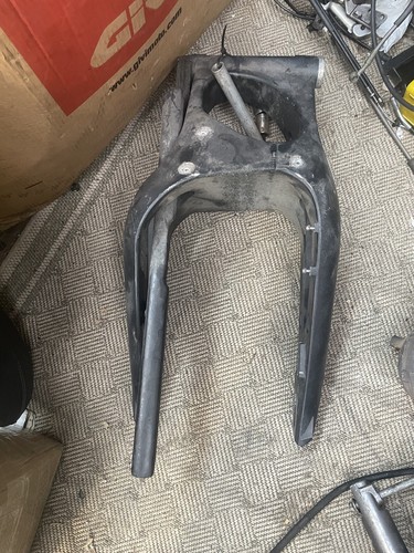 2008 TRIUMPH DAYTONA 675 SWING ARM SWINGING ARM - Picture 3 of 8