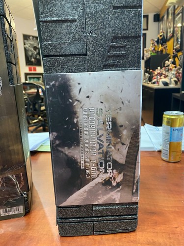 Hot Toys 1/6 Terminator T-600 Endoskeleton Weathered Rubber Skin Special MMS104 - Picture 9 of 11