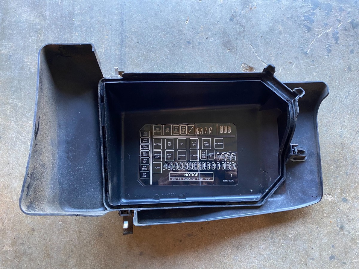 1995-1997 Lexus LS400 Under Hood Engine Fuse Box Lid Cover 95 96