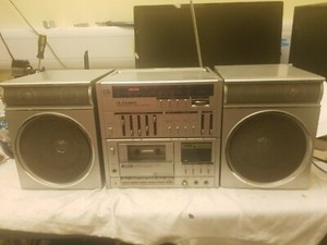 boombox with detachable speakers