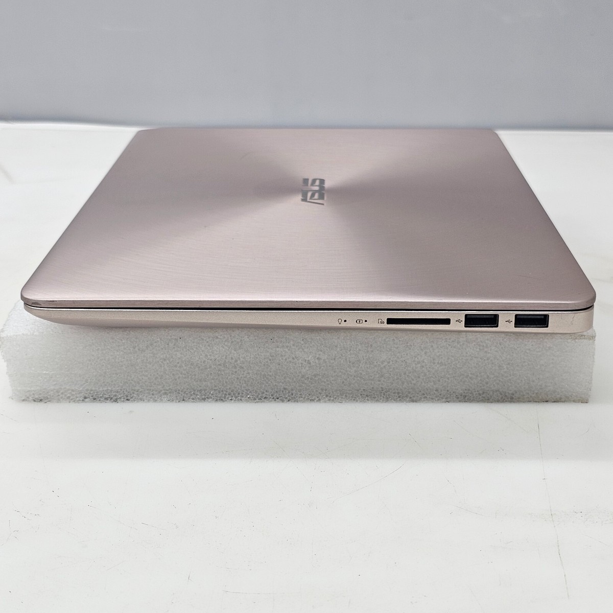 ASUS ZENBOOK 14 UX410UFR CORE i5-8250U@1.60GHz 4GB RAM 256GB