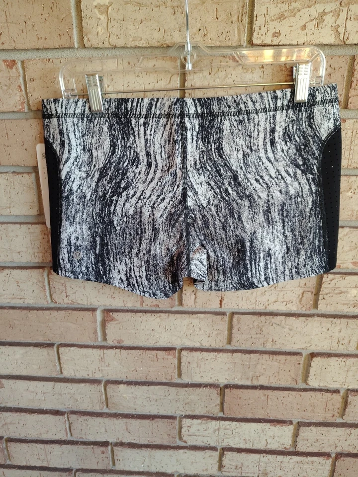 NWT Lululemon Water Sweat 2 Swim Water Short Texture Twist White Black 10 - Image 2 of 4