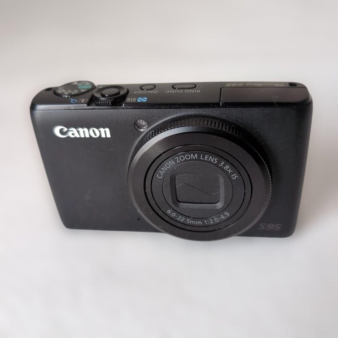 Canon PowerShot S95 Compact Camera 10MP 3.8x Zoom F2.0 3