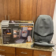 HoMedics SBM-300H Shiatsu Dual Massaging Cushion With Heat Soothing Rolling