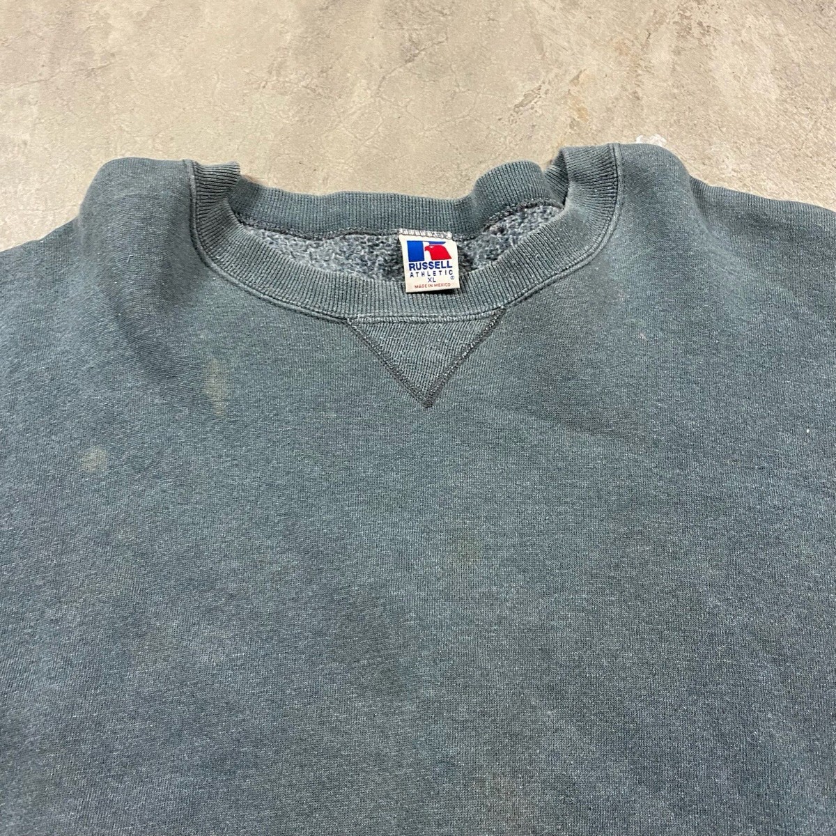 刺繍◎ 90s RUSSELL ATHLETIC Front V Sweat 刺繍◎ 90s RUSSELL ATHLETIC Front V Sweat Vintage Russell