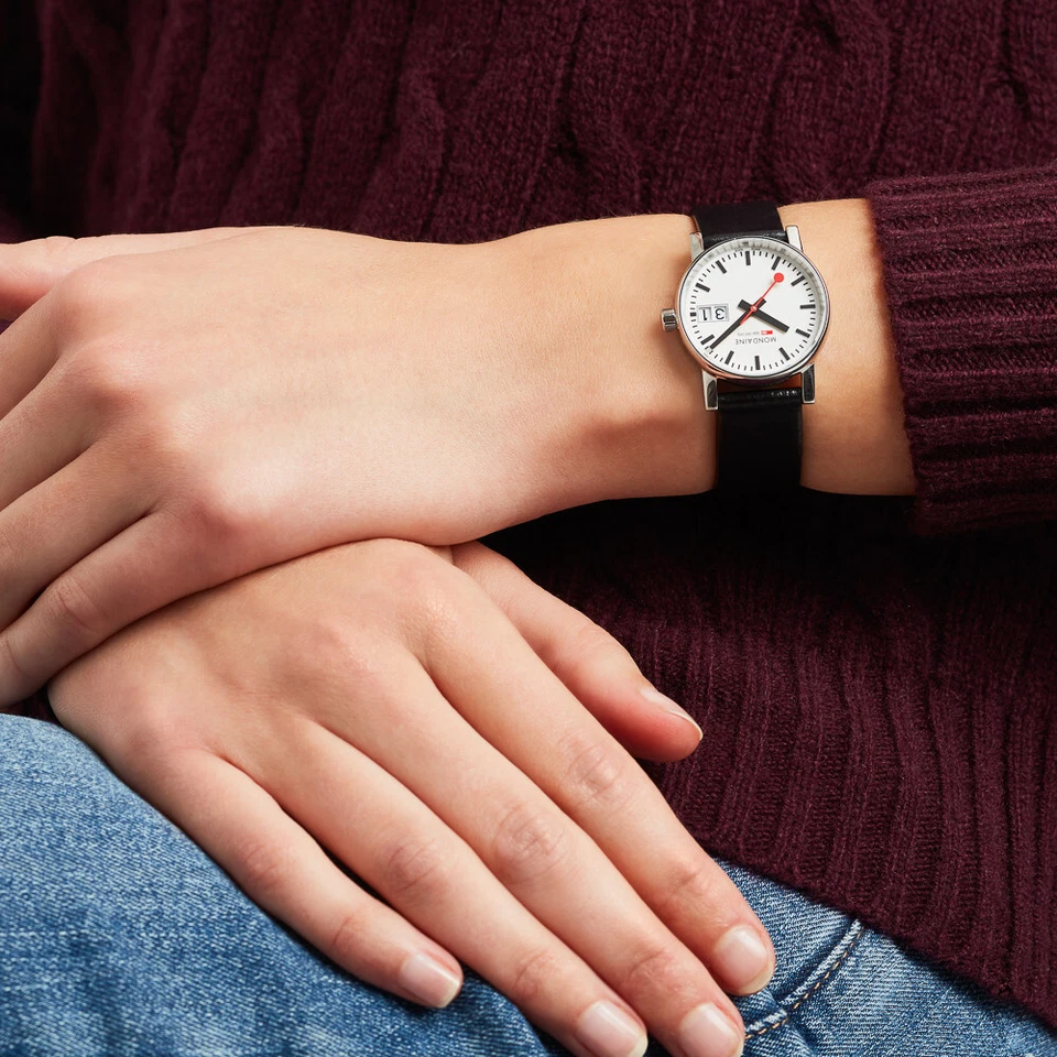 Reloj Mujer Mondaine MSE.30210.LBV EVO2 Big Date, 30mm Cuero Uva Vegano Foto 4 de 4