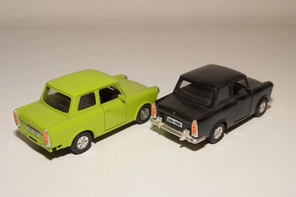 WW 1:36 2X TRABANT 601 VERDE Y NEGRO EXCELENTE ESTADO Foto 2 de 4