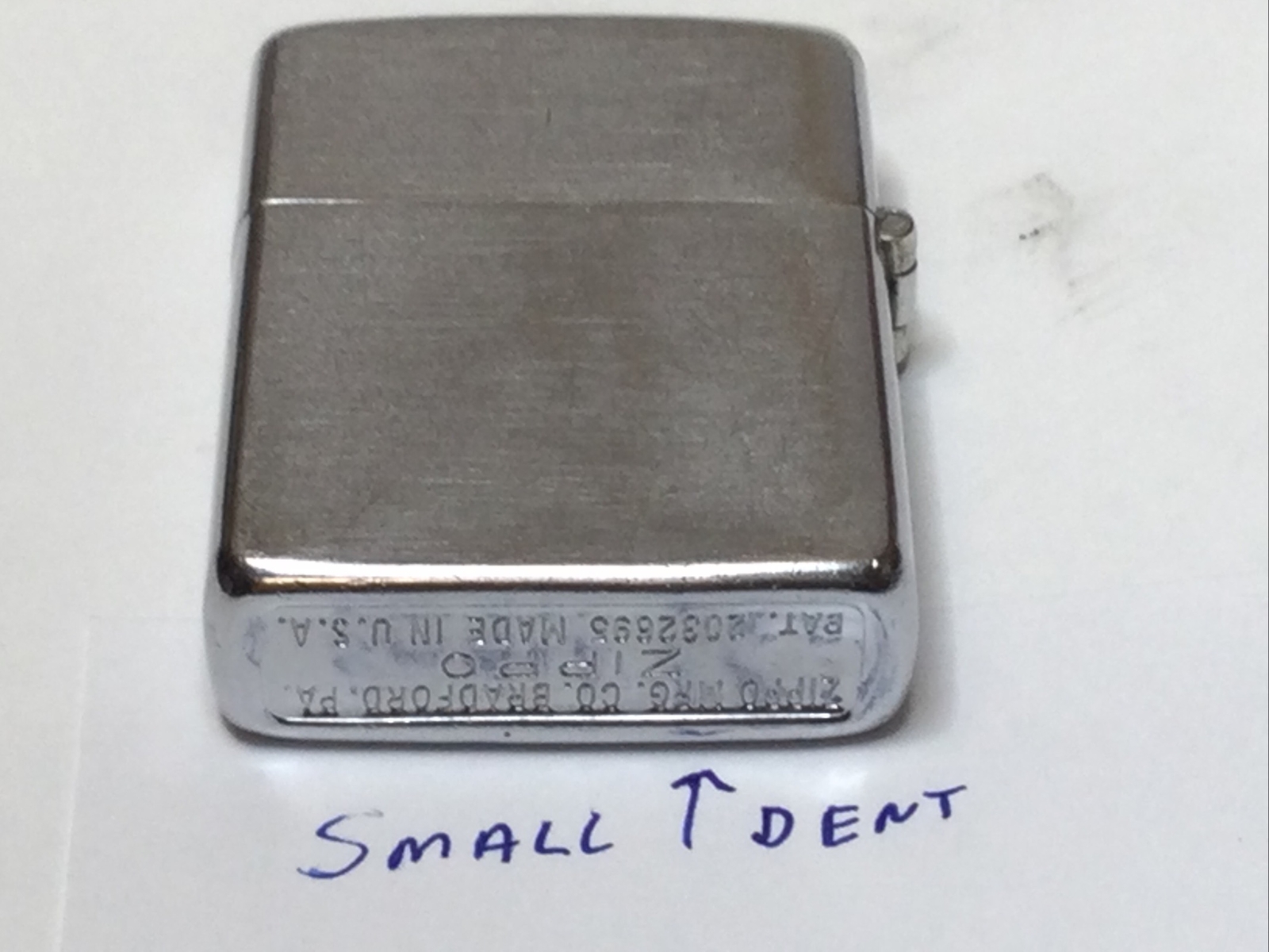 RARE ZIPPO - 3 BARROW - PATT #2032695 ENAMEL - CADILLAC EMBLEM (I850 A)