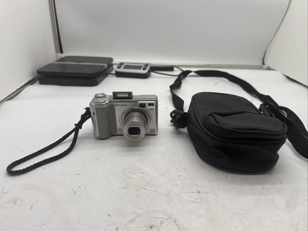 Fujifilm FinePix E550 Digital Cameras 5-6.9 MP Maximum Resolution