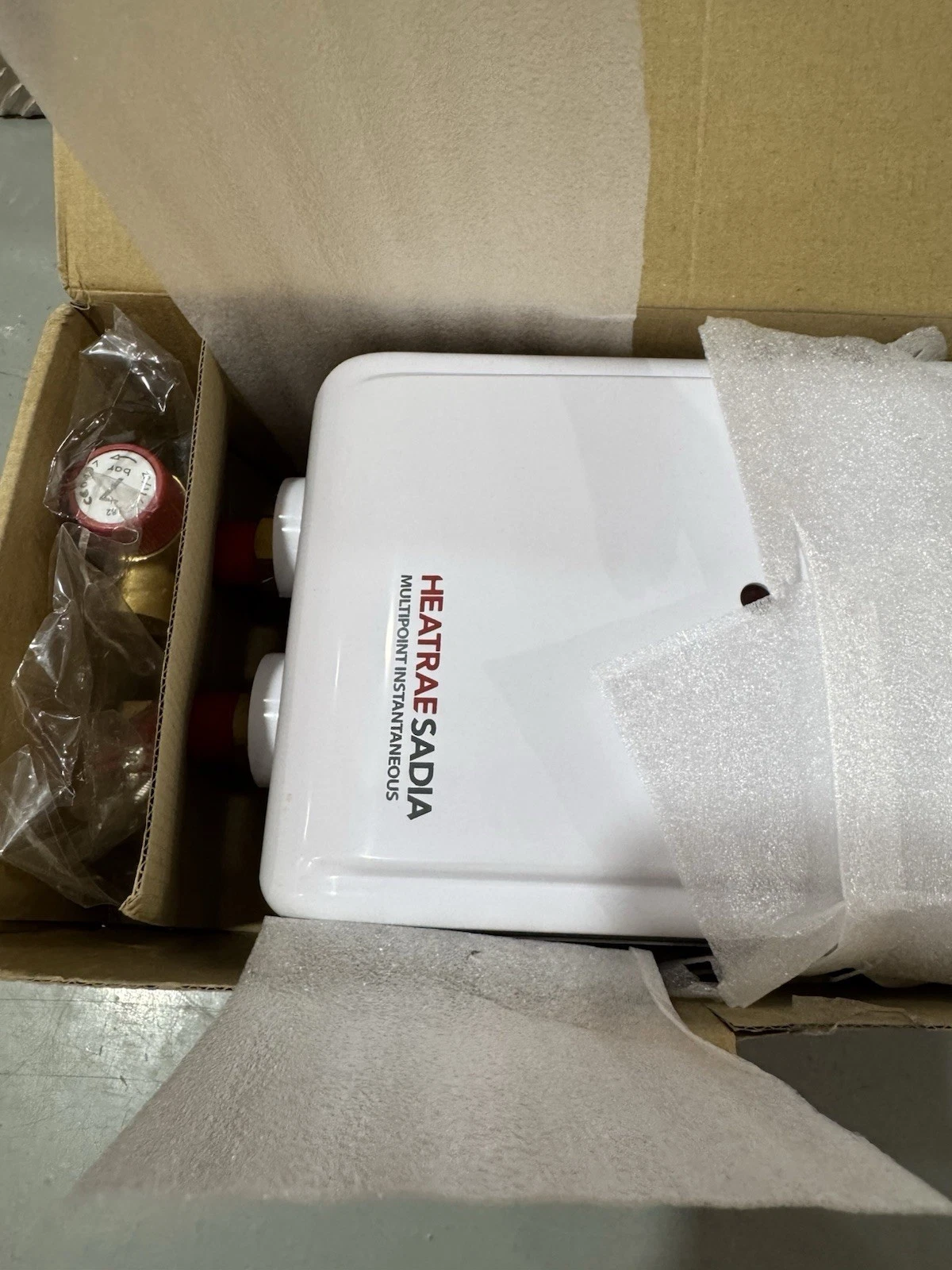Heatrae Sadia 95050424 Instantaneous Water Heater Brand New In Box 6