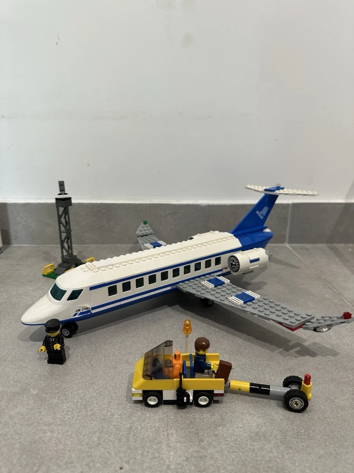 LEGO City 3181 Passenger Plane, photo 1 sur 4