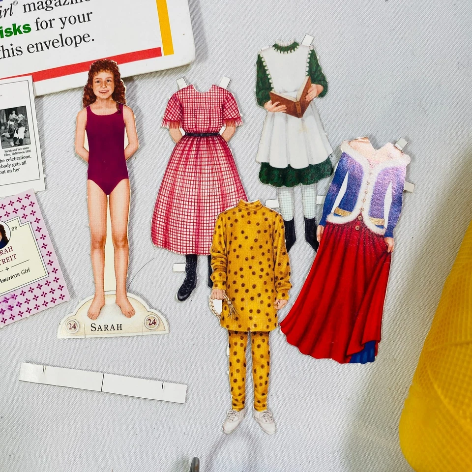 18" American Girl Today 1997 AGOT Apres-Ski Accessories Set: Game, Paper Dolls - Image 2 of 4