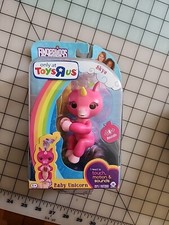 WowWee Fingerlings Skye the Baby Unicorn Pink Toy R Us Exclusive New in Box