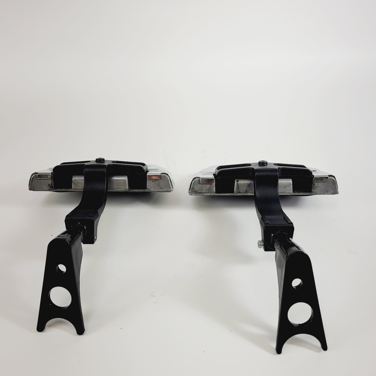 OEM Passenger Floorboard Mount Black Harley Davidson Softail / Heritage