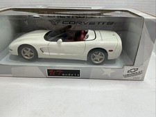 UT MODELS  1998 CHEVY CORVETTE CONVERTIBLE - ARCTIC WHITE -1:18 Scale