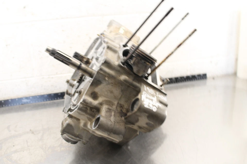 1985 Suzuki Quadrunner 230 LT230GE ENGINE MOTOR BOTTOM M10001 - Изображение 4 из 4