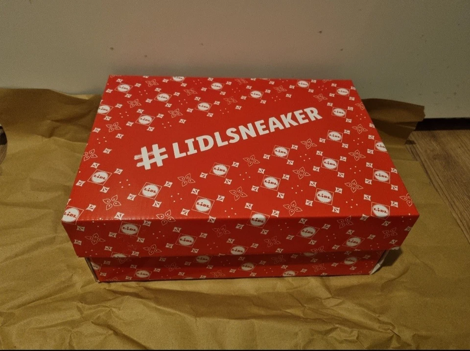 Limited Edition 225/400 LIDL Sneaker  - Bild 3 von 4