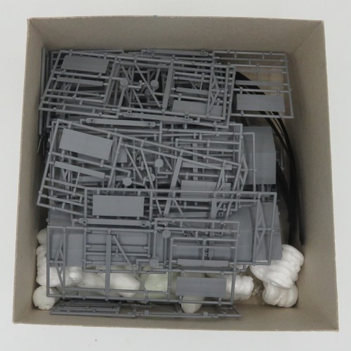 Tichy Train Group 18” ICE PLATFORM HO #7014 1:87 Scale Model Kit BRAND NEW! - Picture 3 of 3