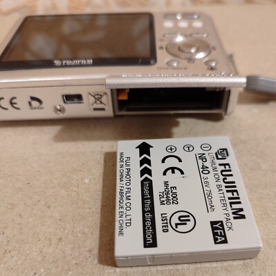 Digital Compact Camera FUJIFILM FinePix Z3 5.1MP 3x Optical Zoom