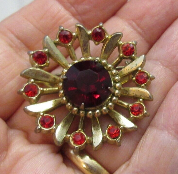 Rare Vintage Coro Signed Ruby Red Rhinestone Roun… - image 3