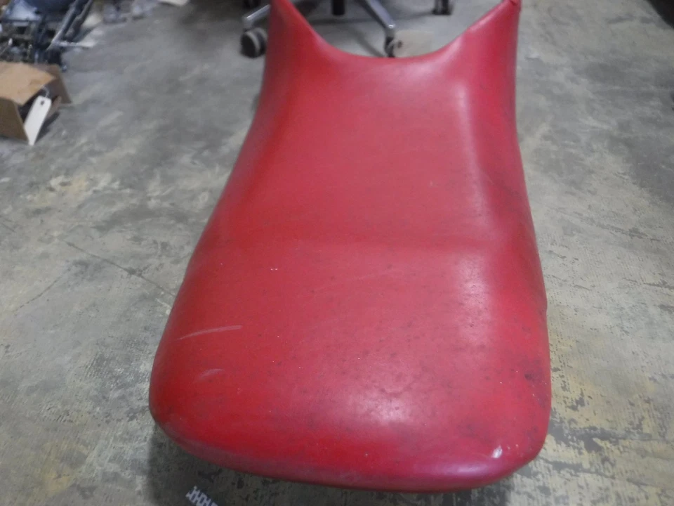 2004 & 2007 Honda Aquatrax F12x F12 banco dianteiro vermelho 77100-HW1-690 - Imagem 4 de 4