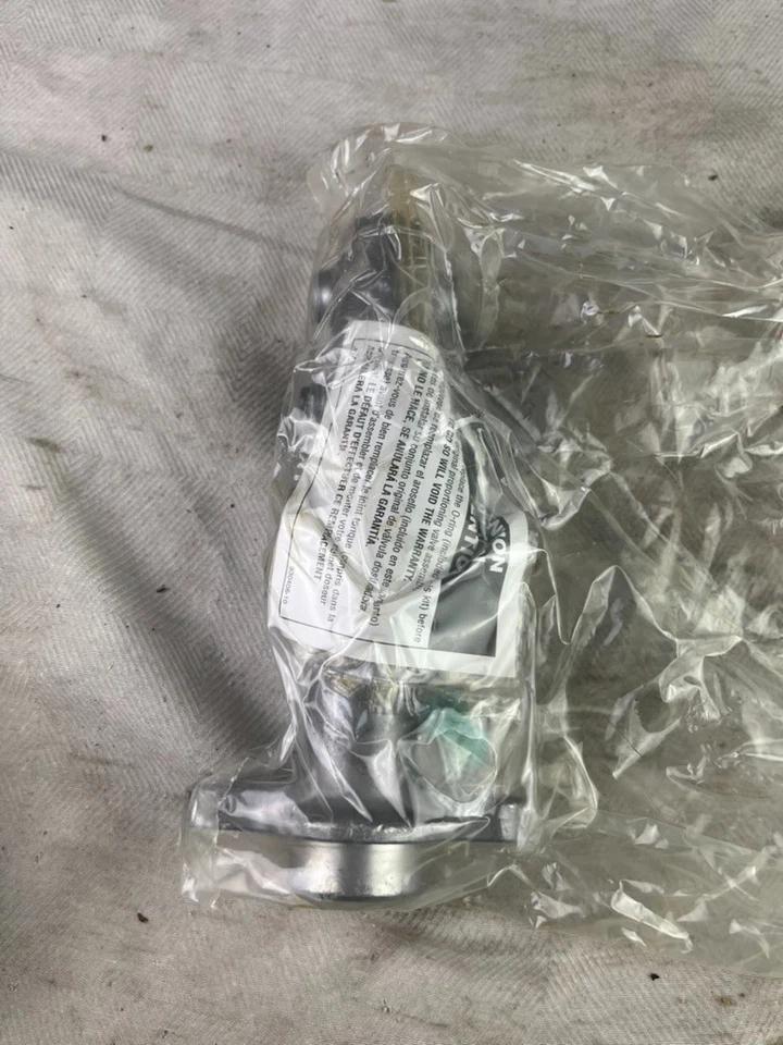 Cilindro maestro de freno OEM 10-4014 para frenos de disco delanteros; Ford Crown Vic LTD Foto 3 de 4