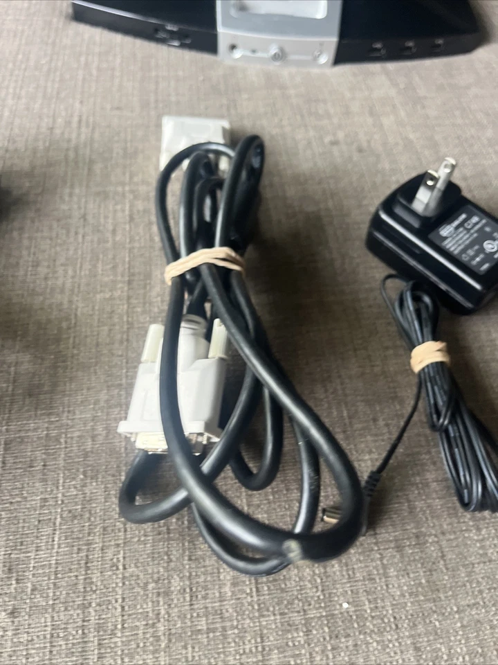 ViewSonic 22" LCD Monitor, VX1945wm, Speakers with Subwoofer  Port For iPod - Image 3 of 4