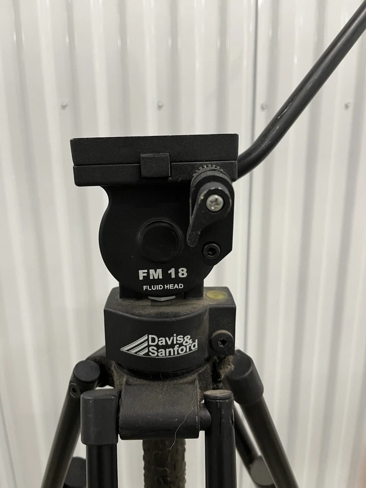 Davis & Sanford Provista 75XB Tripod w/ FM18 Fluid Head - Image 2 of 4