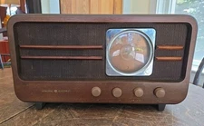 HTF MCM GE Model 280 Battery Operated AM/SW Tabletop Tube Radio