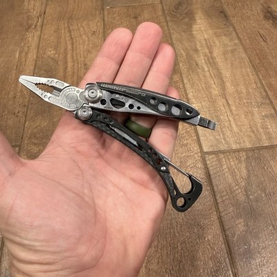 Leatherman Skeletool CX Multi-Tool Pliers 154CM Serrated Blade Carbon Fiber