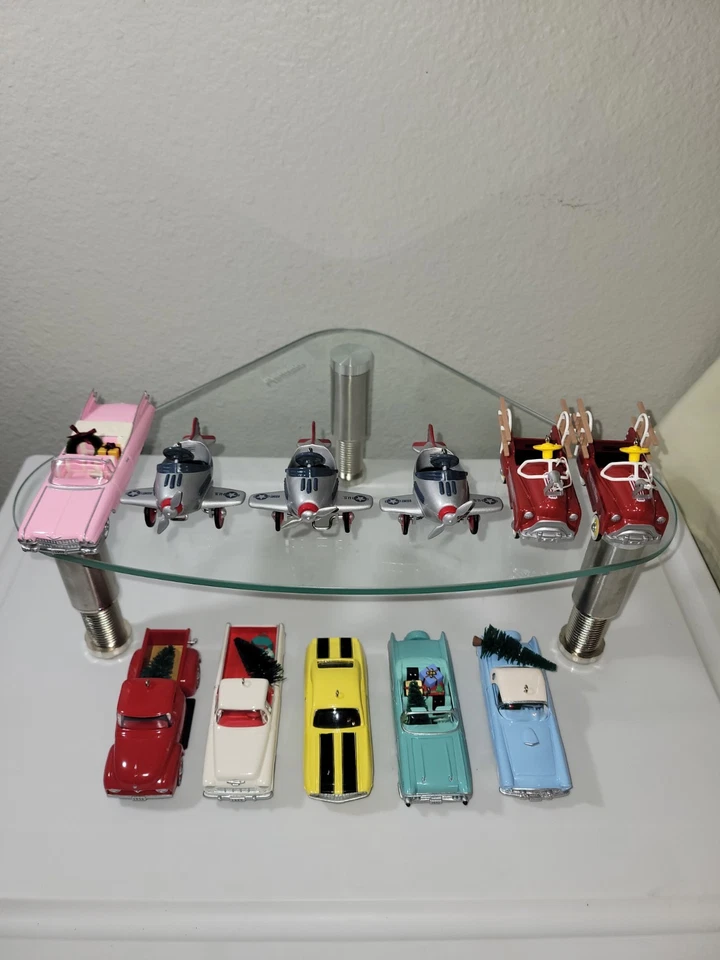 Lote de 11 adornos de recuerdo de sello coches/avión. Nuevas descripciones de cheques  Foto 2 de 4