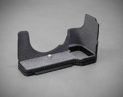 LIM'S Genuine Leather Camera Half Case & Dovetail Plate For Sony A7CII A7CR BK - Picture 3 of 16