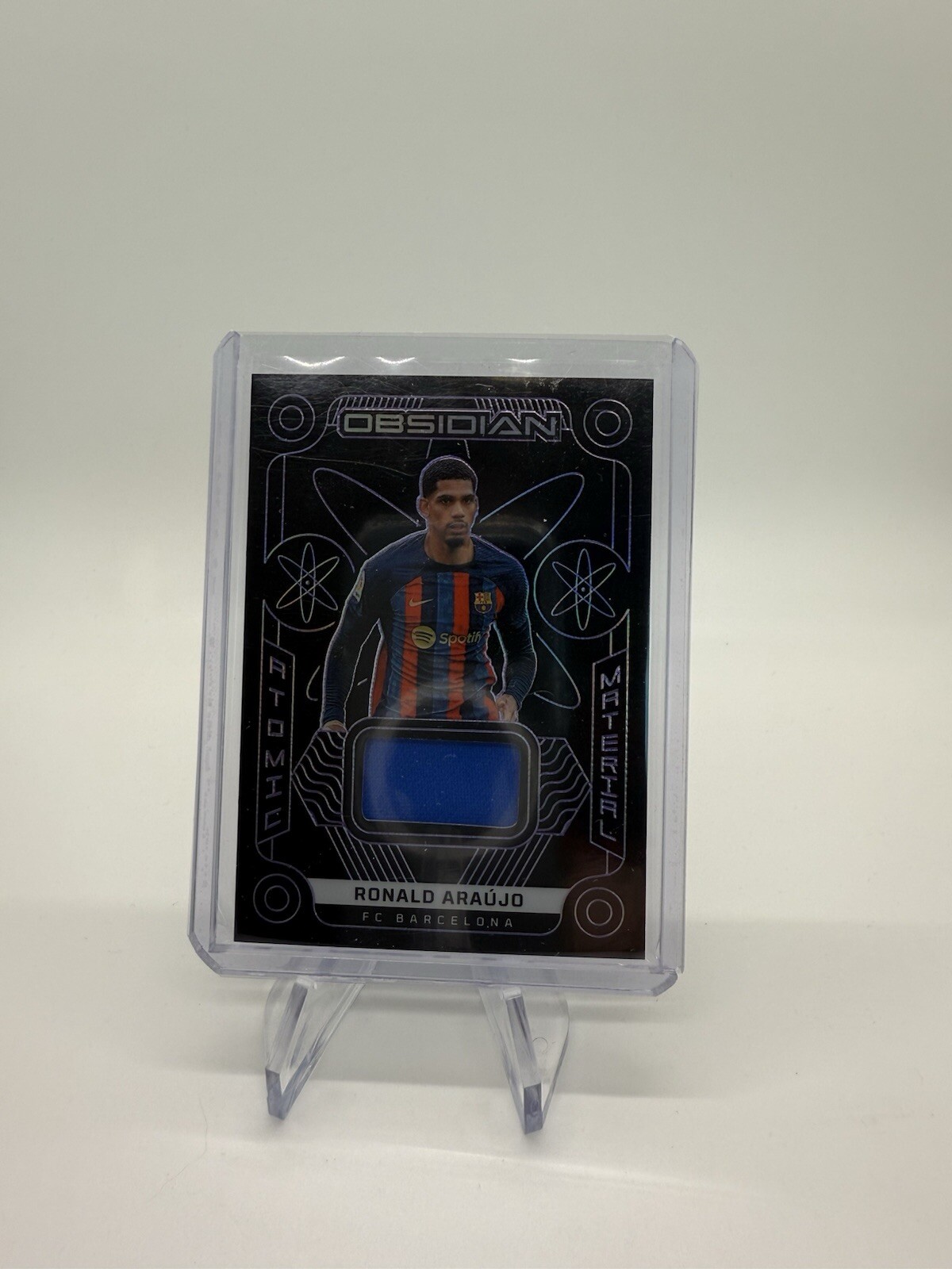 2022-23 Panini Obsidian Purple Atomic Material Ronald Araujo #AM-RAJ 06/50