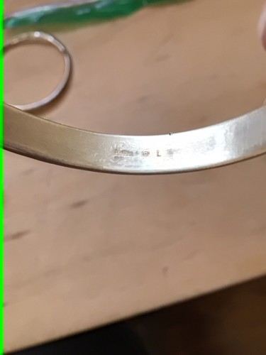 Bracciale Monet Inciso Tono Oro Vintage 2 5/8” interno buone condizioni - Foto 7 di 7