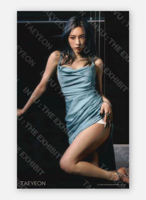 TAEYEON INVU : THE EXHIBIT OFFICIAL MD GOODS PHOTO SET + PHOTOCARD