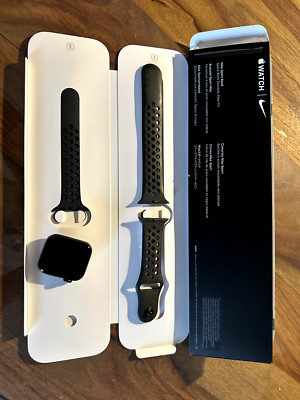 Apple Watch SE Nike 1 (2020) 40mm GPS WIFI Gebraucht (kaum Gebrauchsspuren)