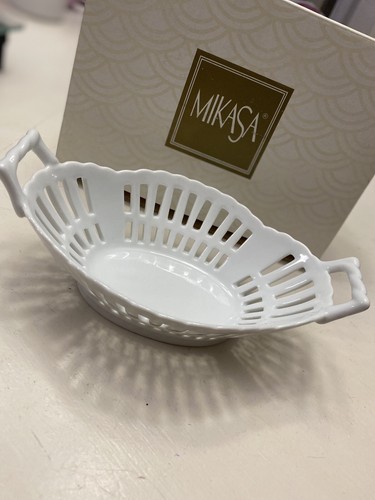 Mikasa Bridal Lace Milk White Double Handled Basket New In Box