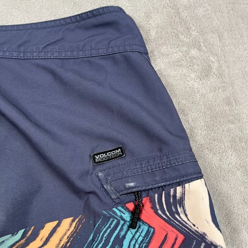 Volcom Board Shorts Mens 34 Waist Blue Geometric Faded Wash Mod Tech Quick Dry - Picture 9 of 10
