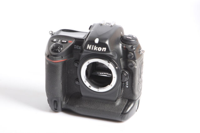 Nikon D2X DSLR Gehäuse Shutter Count 14371