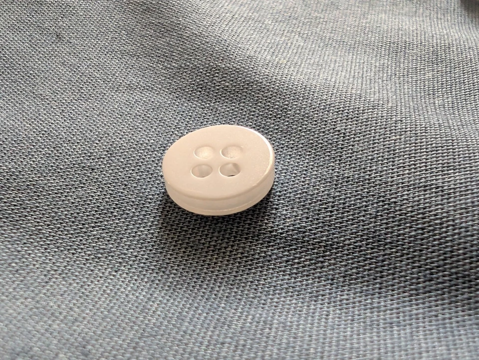 1 dúzia (12) botões de camisa 14L (8,9 mm 11/32 pol) resina - cor pérola - Imagem 3 de 4