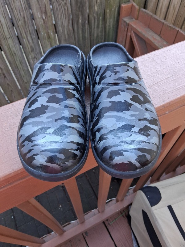 WOMENS OOFOS OOcloog  LIMITED EDITION CAMO  RECOVERY SLIDE CLOG SHOES  SZ 7