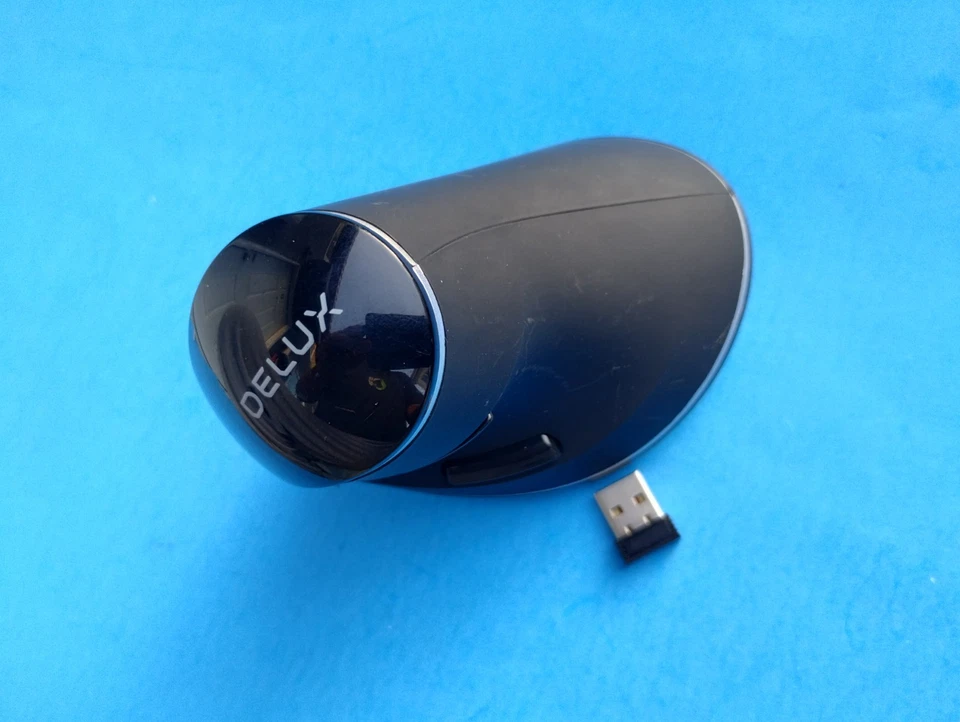 Delux M618 Plus Vertical Gaming Wireless Mouse with USB Dongle, Tested - Image 3 of 4