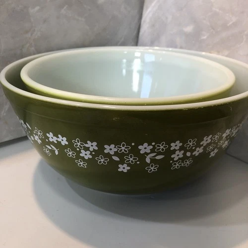 Vintage Pyrex Mixing Bowls Crazy Daisy Spring Green #402&403